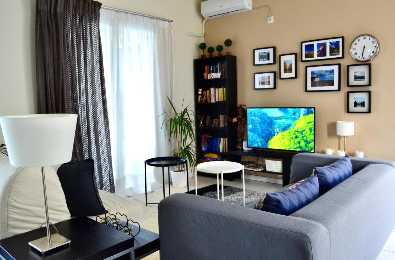 Downtown Apartment Kamena Vourla Esterno foto