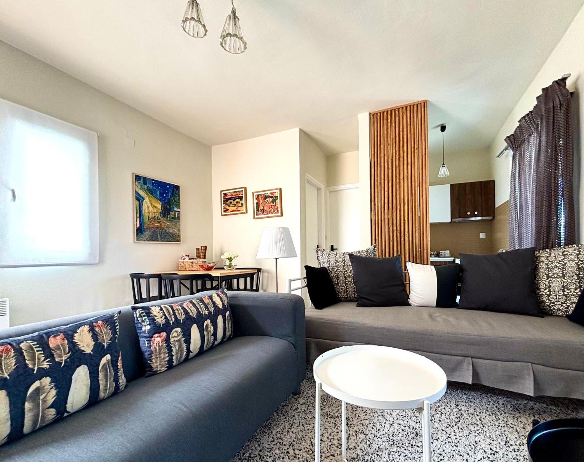 Downtown Apartment Kamena Vourla Esterno foto